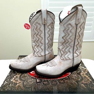 Never been worn Laredo boots